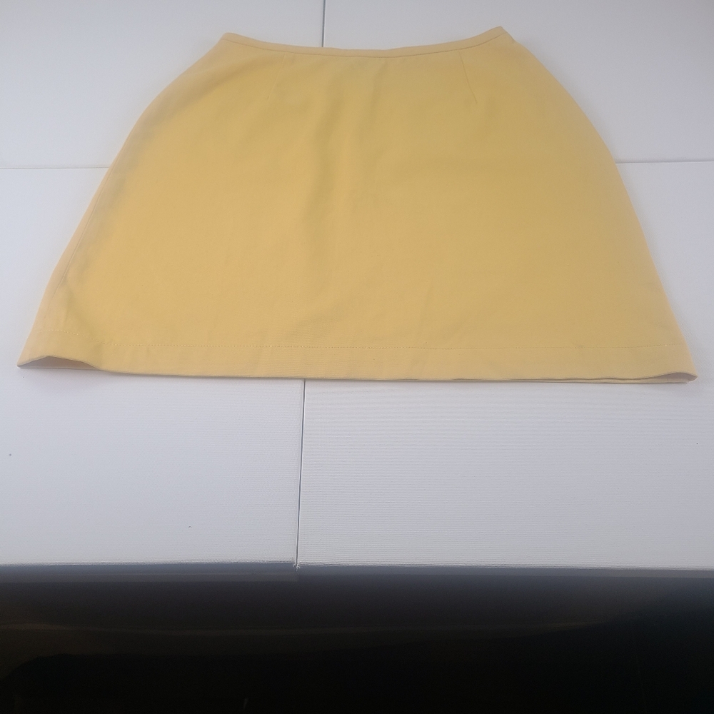 Banana Republic Mini Skrit Gold Color Size 6 100% Cotton